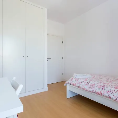 Gorgeous Modern In Apartment Lagos